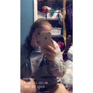 Meet your Posher, Courtney